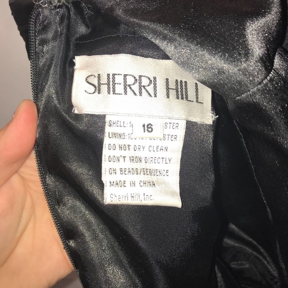 SHERRI HILL BLACK GOWN WITH BEDAZZLED STRAP - Picture 3 of 8